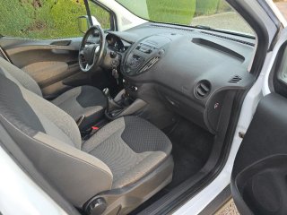 Ford E-Transit Courier 2019
