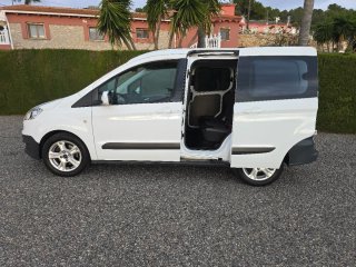 Ford E-Transit Courier 2019