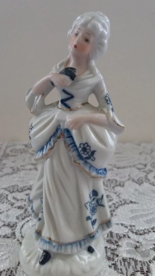 Statuetta Dama Stile Capodimonte