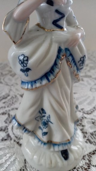 Statuetta Dama Stile Capodimonte