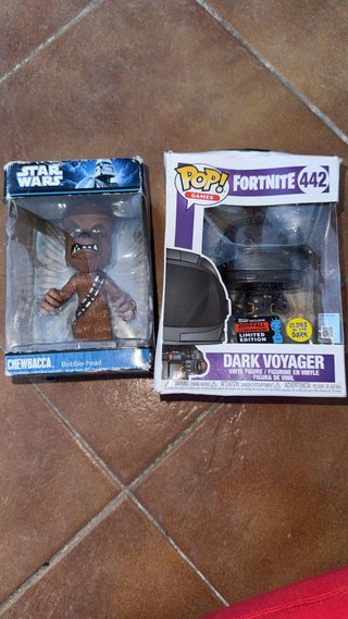 Funko Pop Star Wars Chewbacca y Fortnite Dark Voya