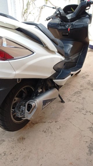 Suzuki Burgman 400 - Maxi Scooter