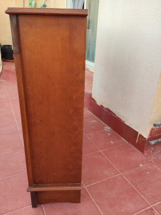 Mueble clásico de madera