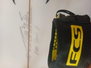 Tabla surf Lost 5'8 y neopreno