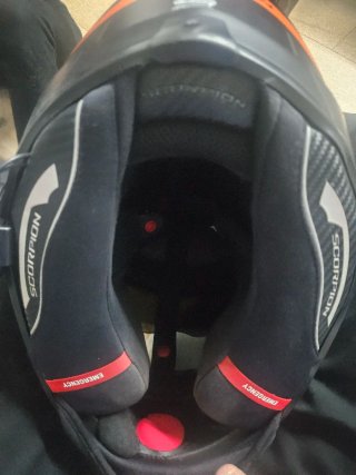 Casco Scorpion Negro/Naranja Carbono