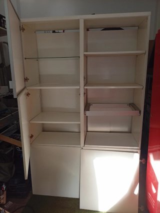 Estantería Ikea con puertas