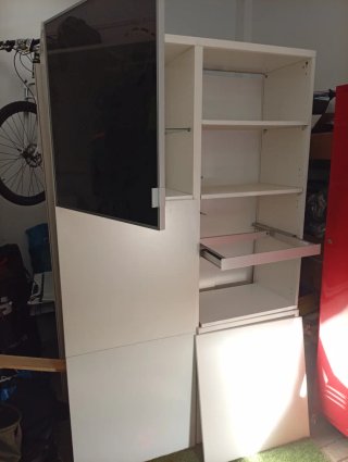 Estantería Ikea con puertas