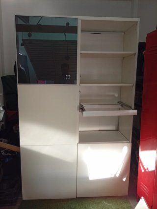 Estantería Ikea con puertas