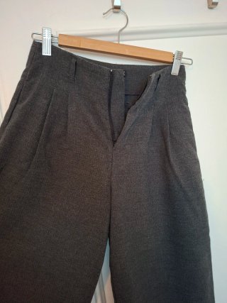Pantalón de traje gris