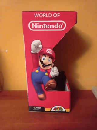 Caja expositor figura Mario 23 cm