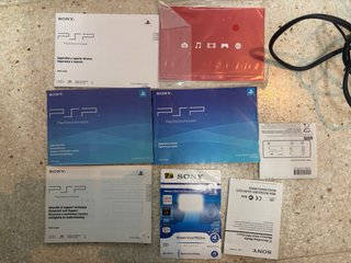 Caja PSP 2004 PB Piano Black, mas manuales, etc