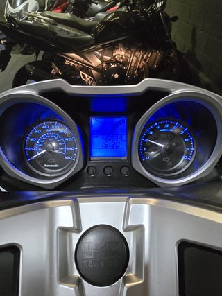 KAWASAKI J300 2013 46.000KM MUY CUIDADA