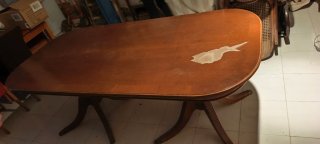 Mesa de comedor de madera maciza