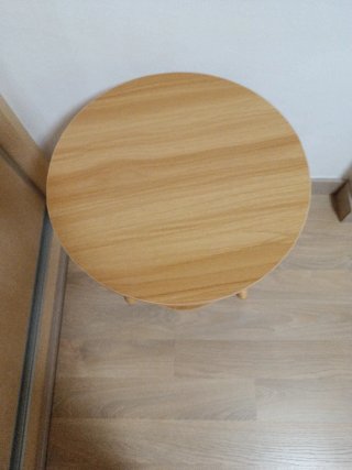 Mesita auxiliar redonda de madera