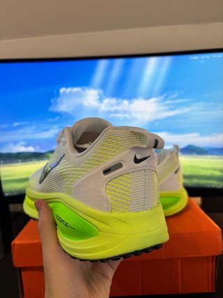 Nike Vomero 18 Verde/Blanco