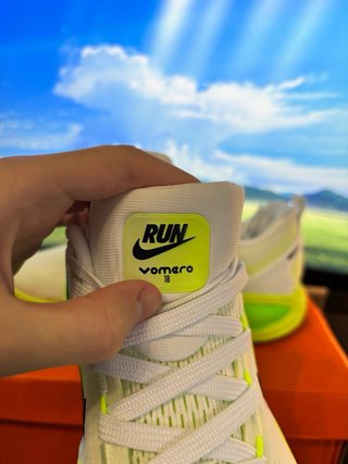 Nike Vomero 18 Verde/Blanco