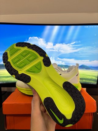 Nike Vomero 18 Verde/Blanco