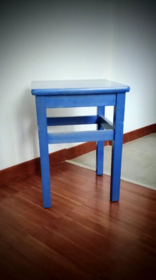 Sgabello in legno solido IKEA