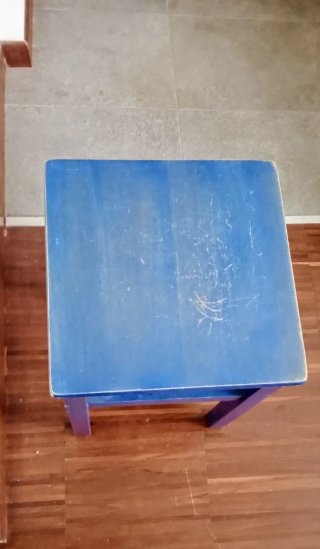 Sgabello in legno solido IKEA
