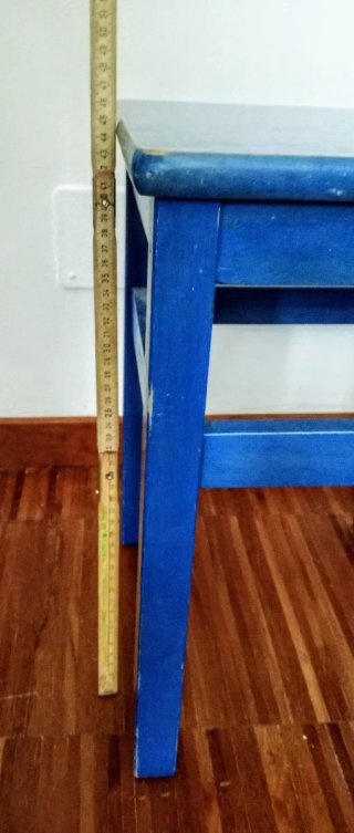 Sgabello in legno solido IKEA