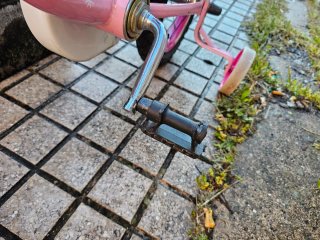Bicicleta infantil Hello Kitty rosa con ruedines