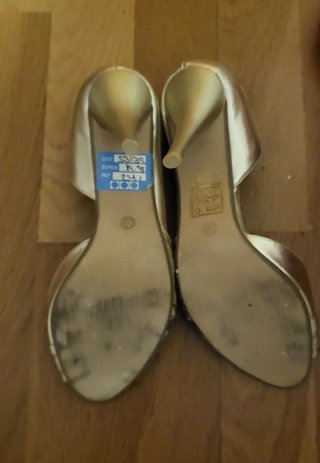 Zapatos de tacón Woman dorados