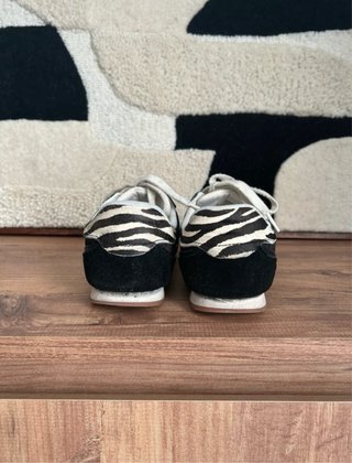 Zapatillas de Zara Negras Animal Print