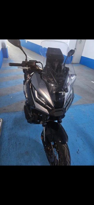 Honda X-ADV 750 - Scooter Maxi Automática