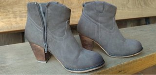 Botines de piel gris