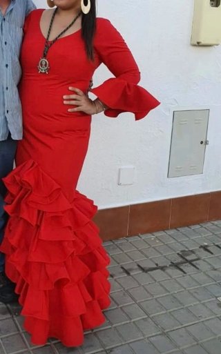 Traje de flamenca rojo Talla 44, un solo uso