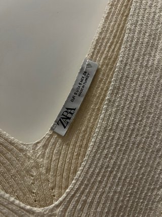 Top Zara V-neck corto