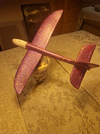 Avión de juguete con luces LED, material Espuma