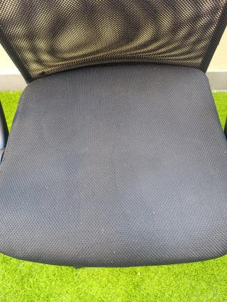 Silla de escritorio ergonómica negra