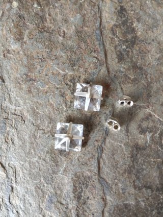 Pendientes Plata Ley Piedra Transparente Cuadrada.