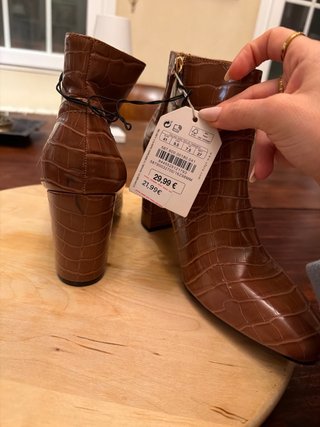 Botines Sfera efecto piel cocodrilo