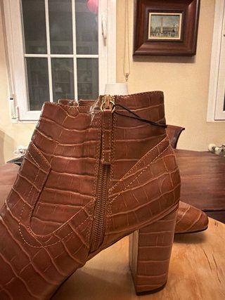 Botines Sfera efecto piel cocodrilo