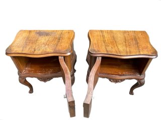 Coppia comodini Chippendale noce anni '50