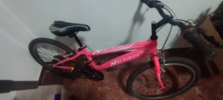 Bicicleta NSTAR rosa poco uso
