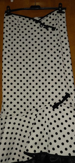 Body y falda de lunares