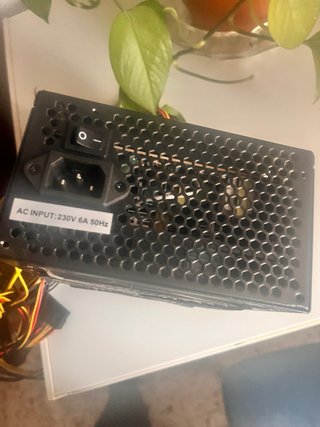 Fuente de Alimentación ATX UNYKA 700W