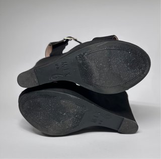 Sandalias de cuña negras de ante