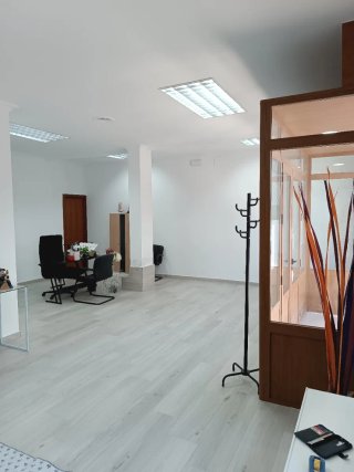 Local comercial 50m2 reformado a 2 min de la plaza