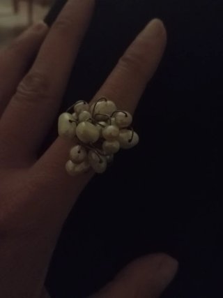 Anello fatto a mano con perle