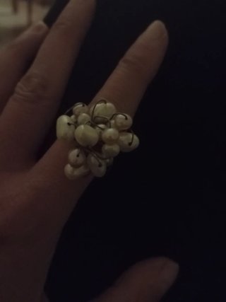 Anello fatto a mano con perle