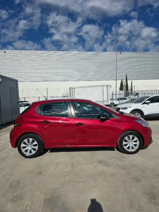 Peugeot 208 2016