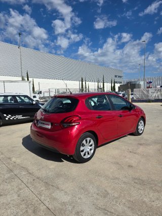 Peugeot 208 2016