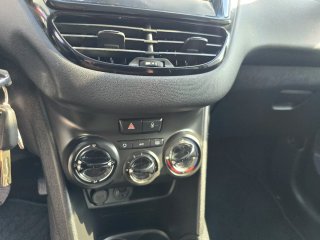 Peugeot 208 2016