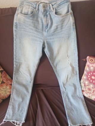 Zara Vaqueros Azules Desgastados