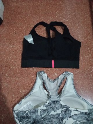 Lote 2 Tops deportivos Asics y USA Pro talla xs