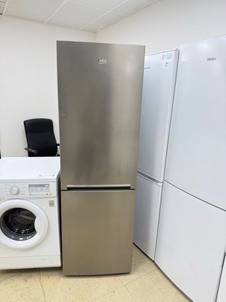 Lavadora LG y Frigorífico Beko